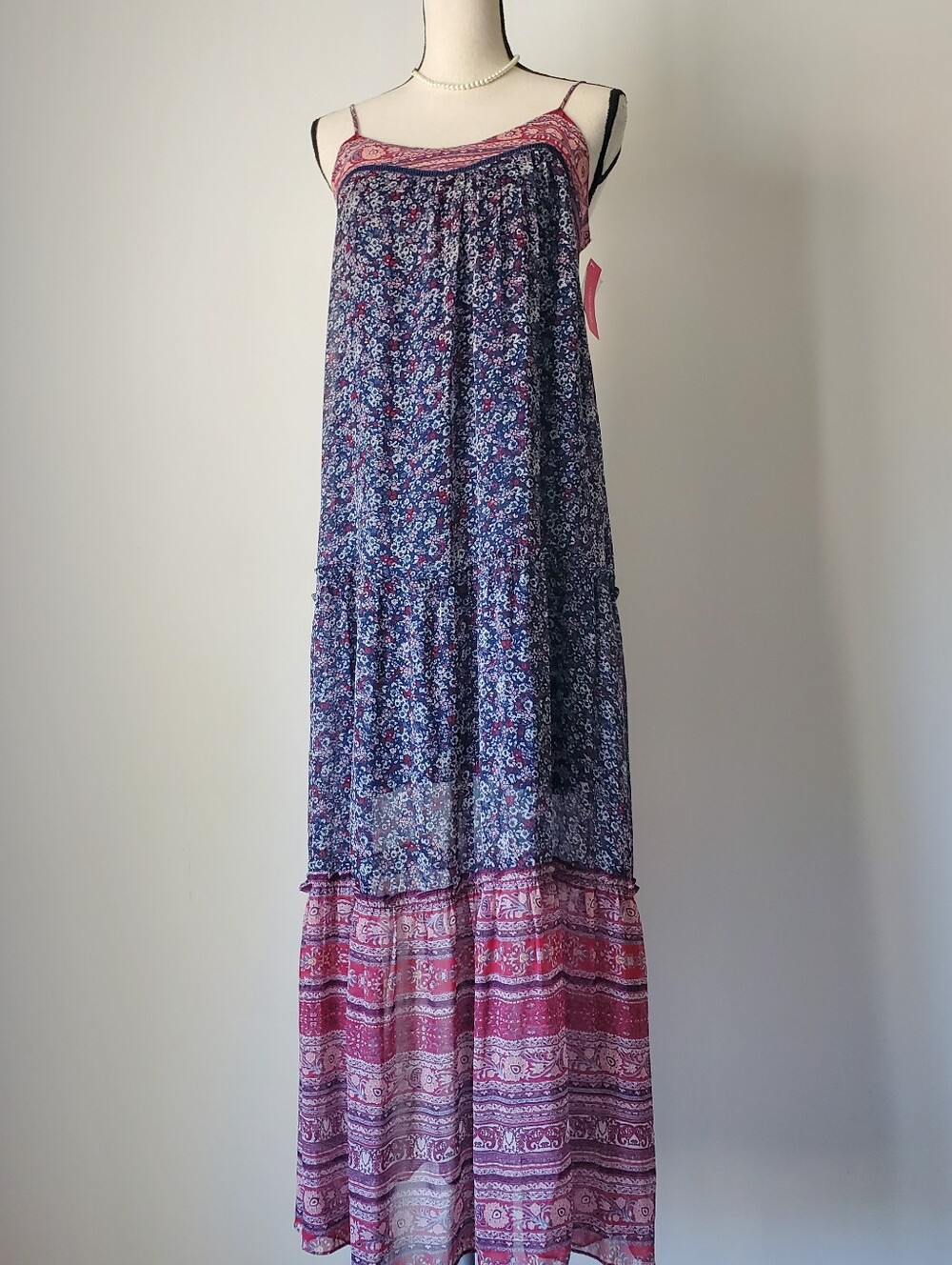 Xhilaration Floral Tiered Sleeveless Maxi Dress in Navy and Red Size M
